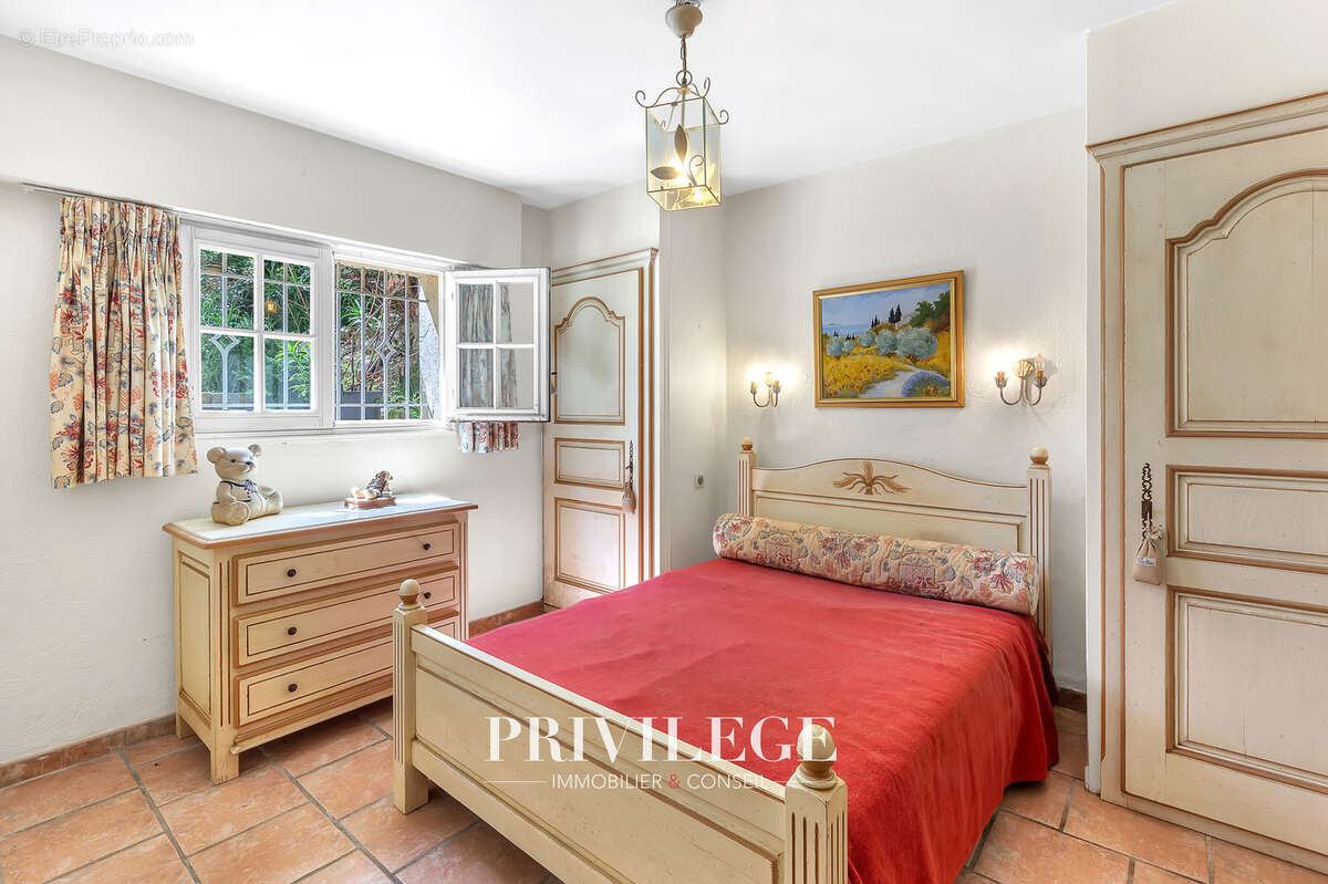 Maison à MOUGINS