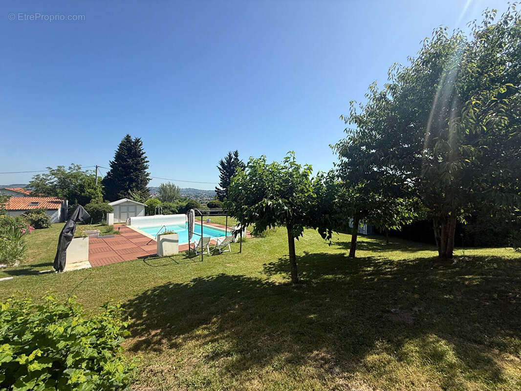 Maison à PUJOLS