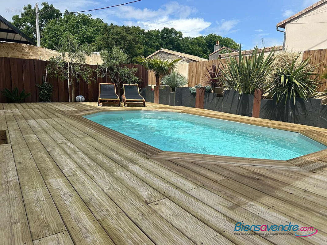 Maison à BUXEROLLES