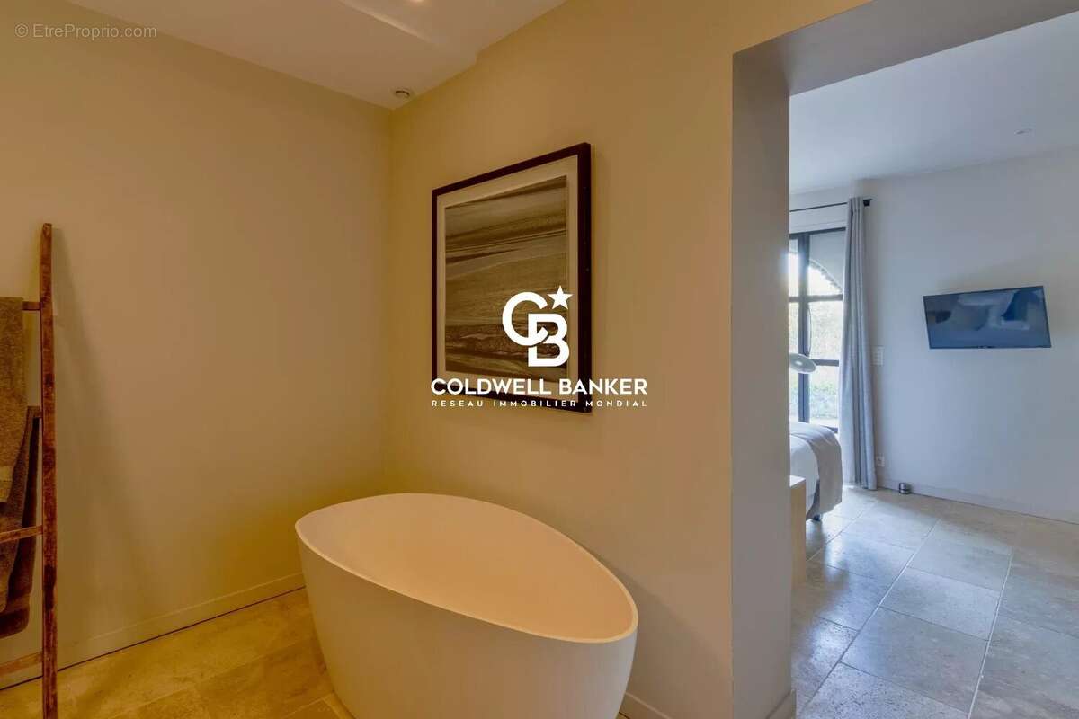 Maison à LA GARDE-FREINET