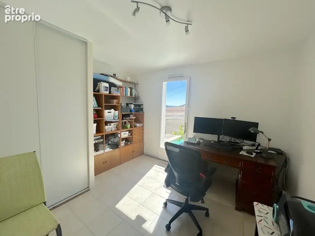 Coup de coeur pour cette magnifique maison avec piscine et vues dégagée sur terrain de 8249m2 - photo 12