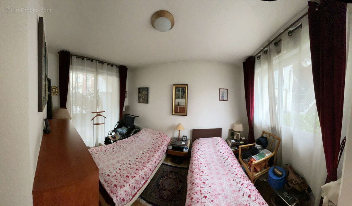 Appartement à COURBEVOIE
