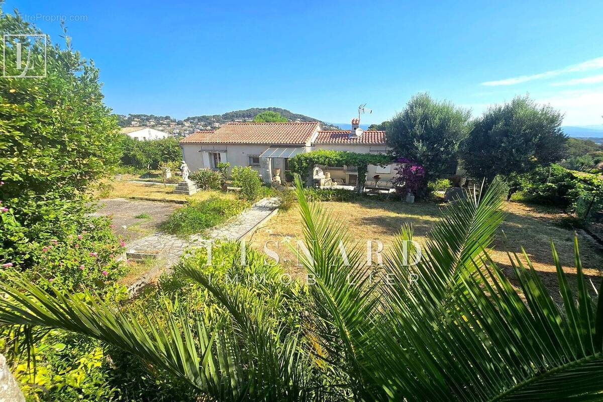 Maison à VALLAURIS