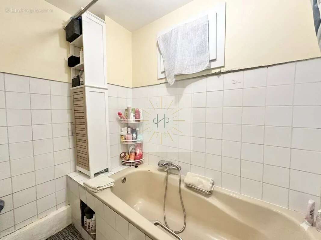 Appartement à BOURG-SAINT-ANDEOL