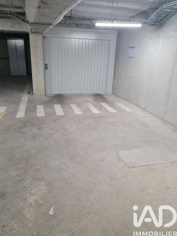 Photo 1 - Parking à LILLE