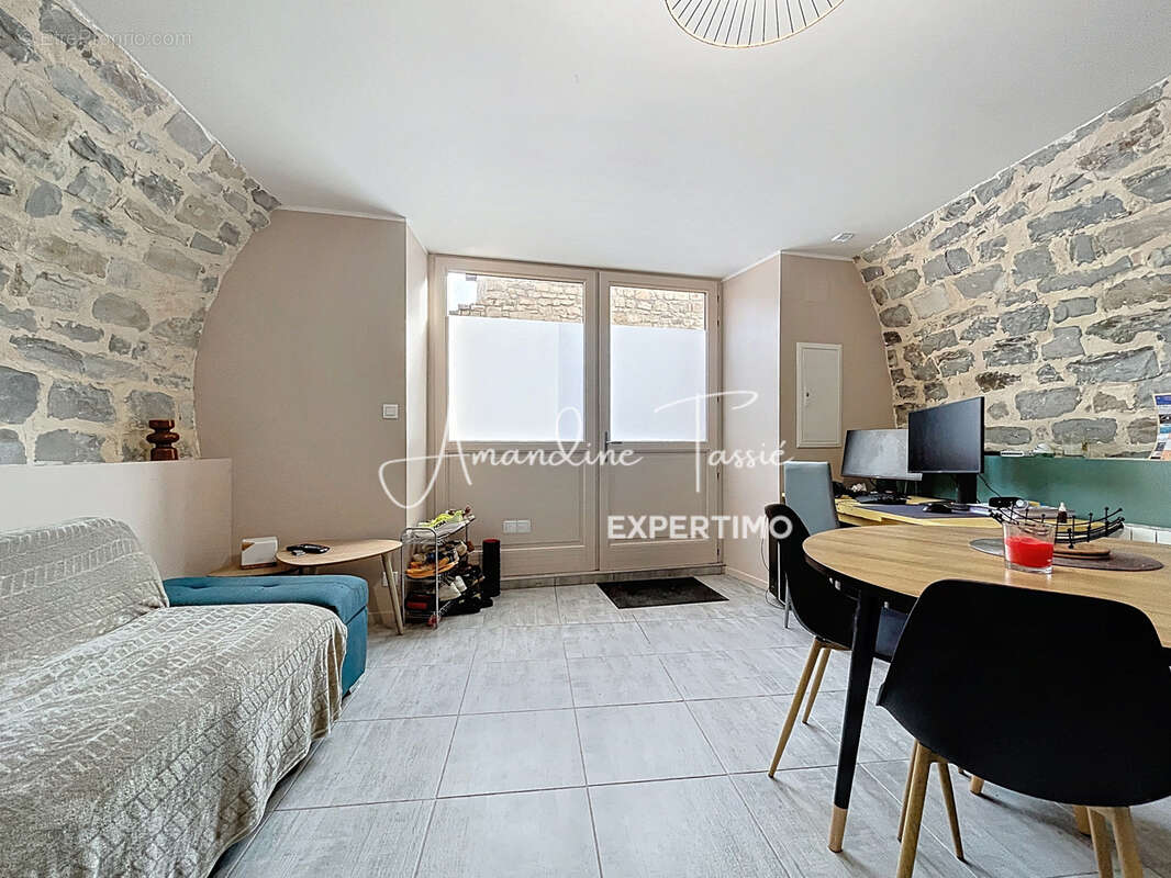 Appartement à COMPEYRE