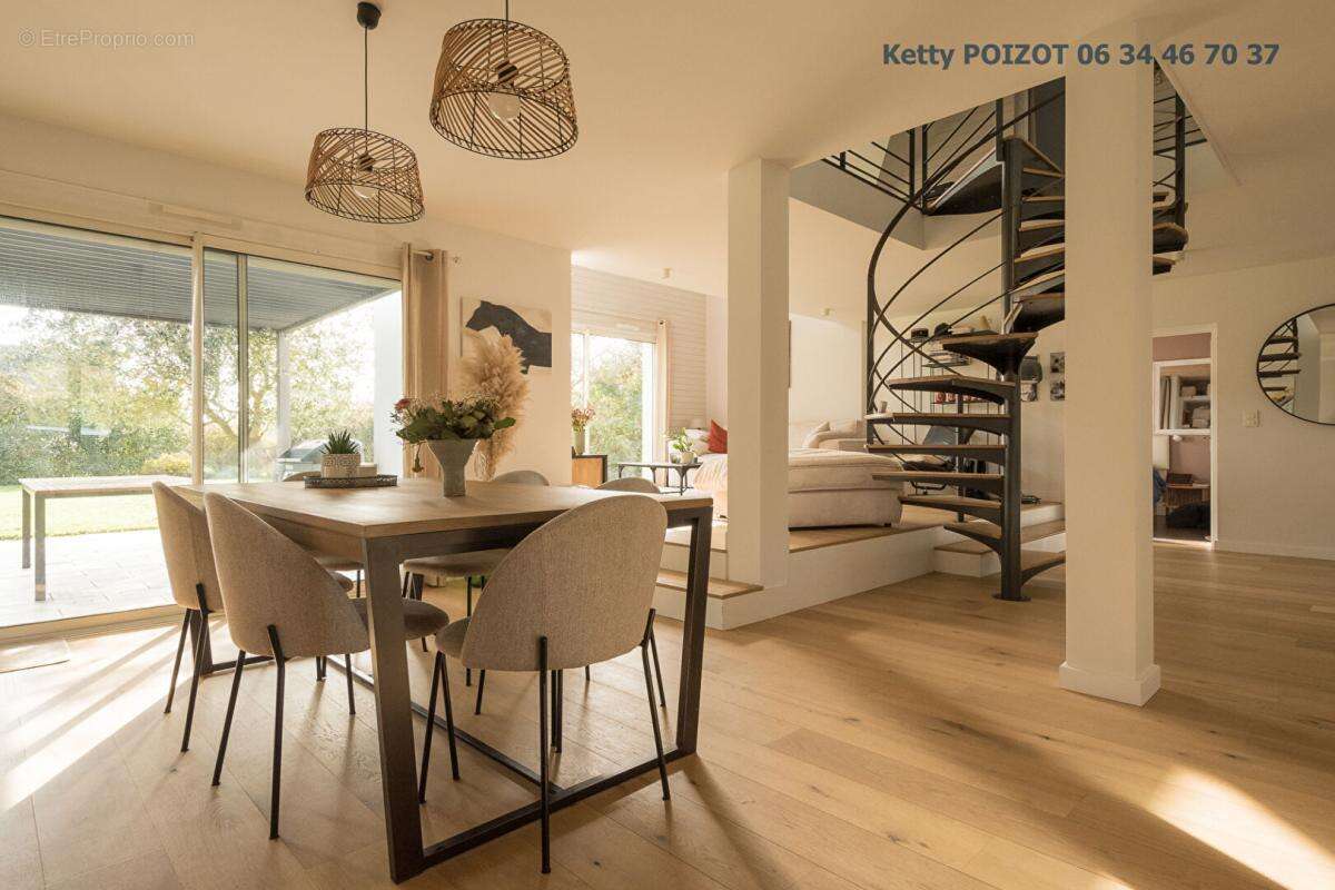 EXCLUSIVITE - Nouveauté Belle Maison Familiale Petit Mars 6 pièce(s) - 143 m2 au sol - Espace Piscine Intérieure 82 M2 - photo 5