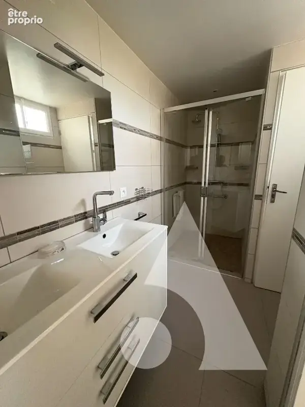 Maison Saint Julien Les Villas 4 pièce(s) 126 m2 - photo 8