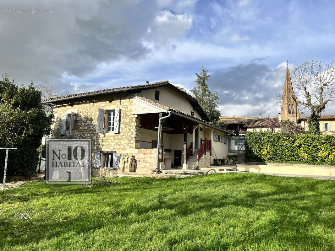 Maison à MAUVEZIN