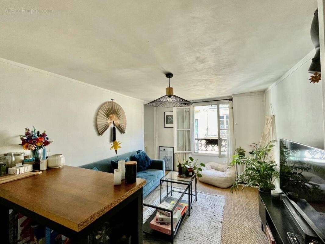 Appartement à PARIS-8E