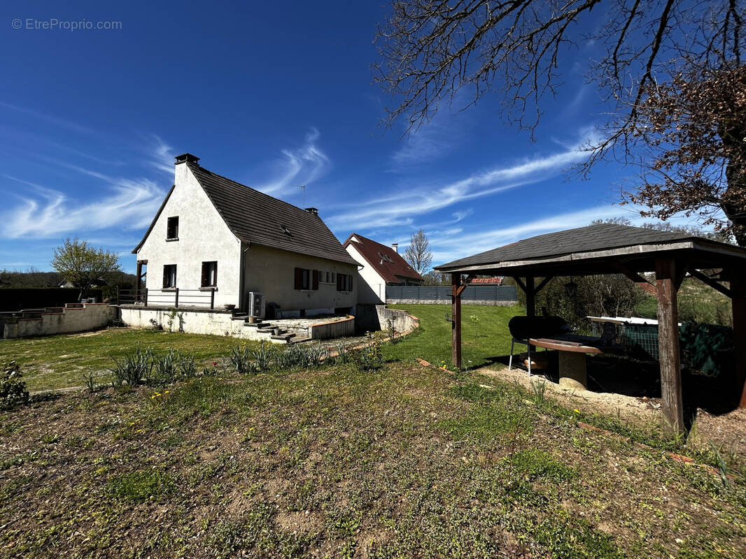 Maison à ARPAJON-SUR-CERE