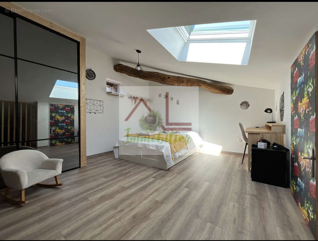 Maison à BERRIAS-ET-CASTELJAU