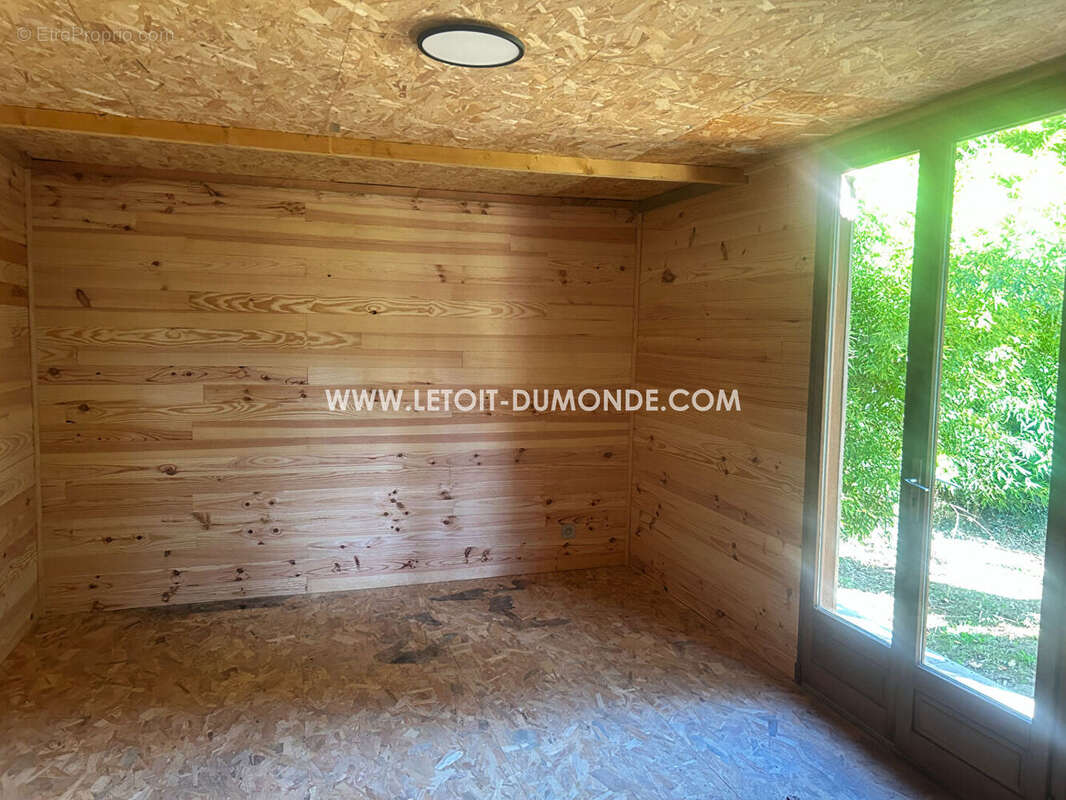 Maison à SAINT-VINCENT-DE-CONNEZAC