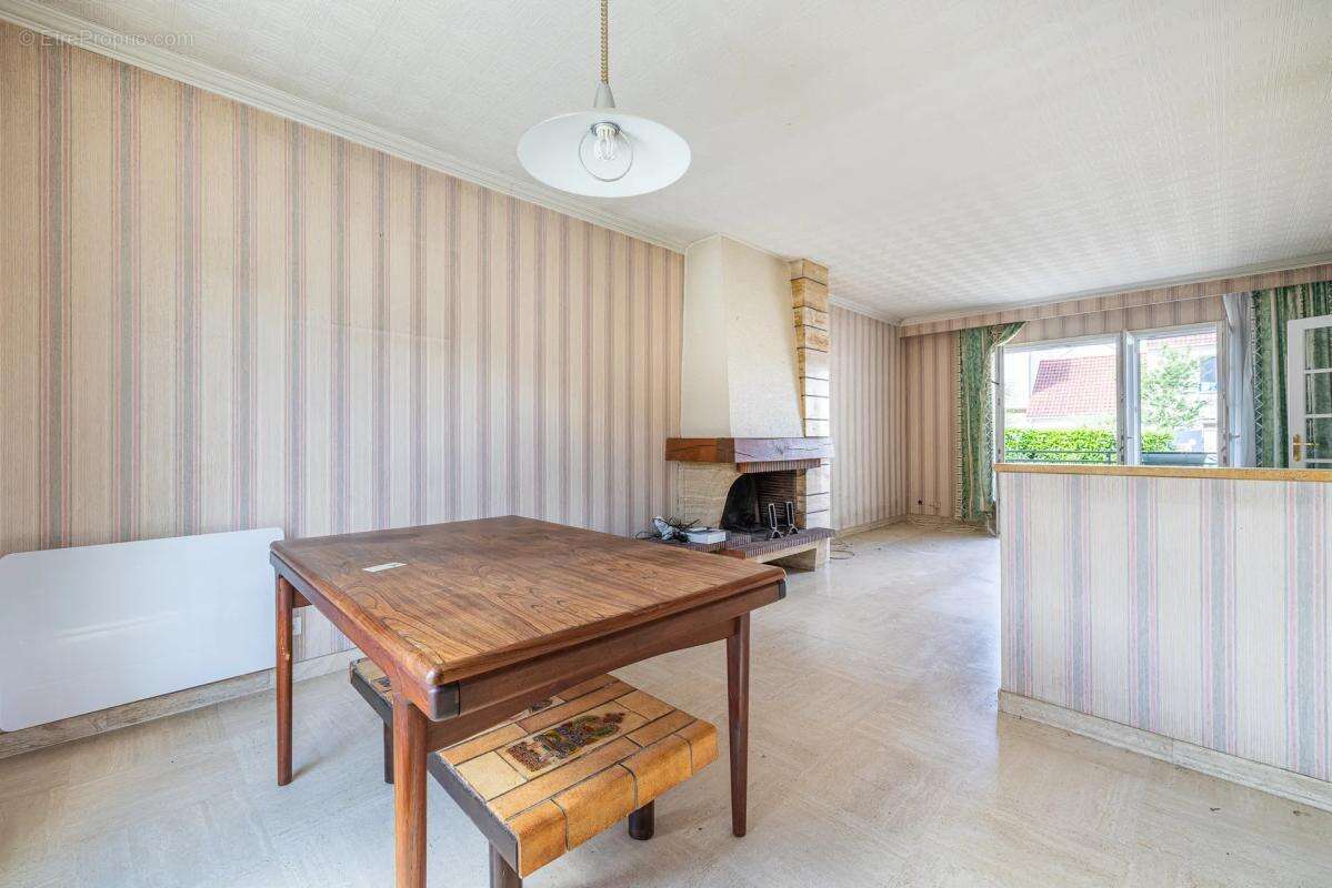 Appartement à COMBS-LA-VILLE