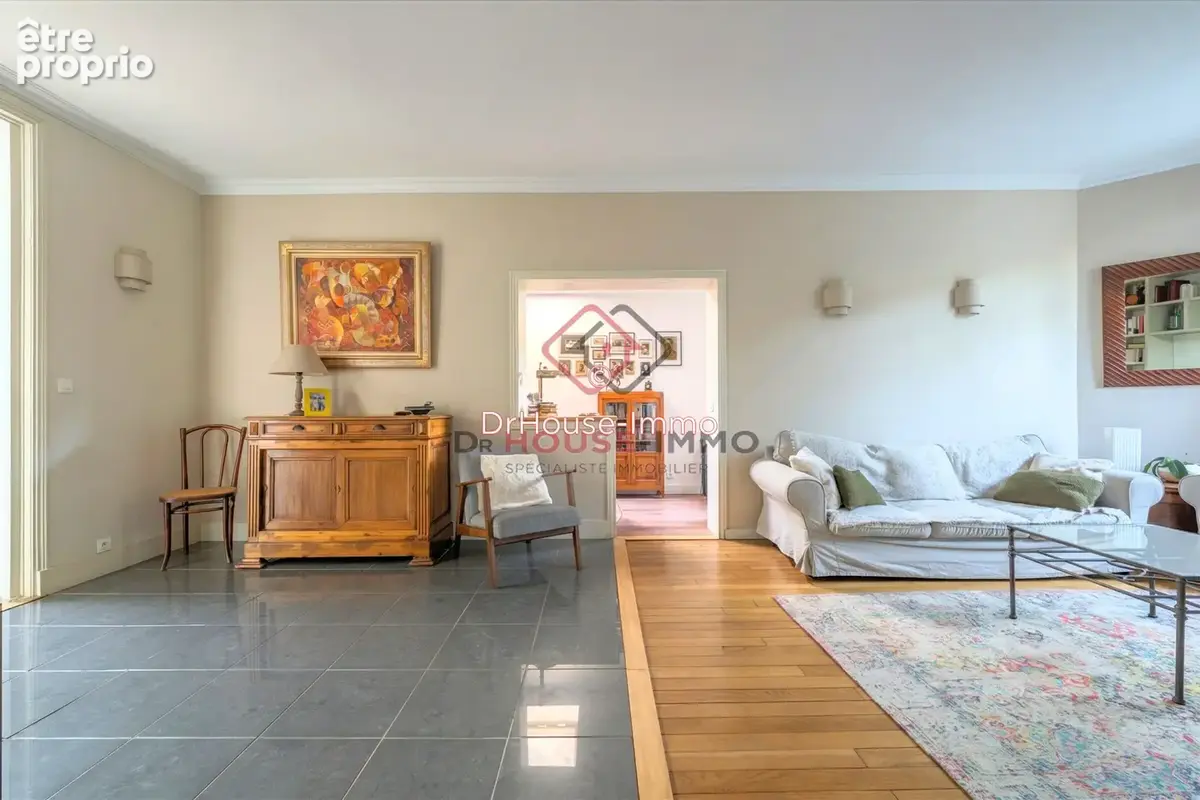 Maison 222 m² à Le Raincy  - photo 2