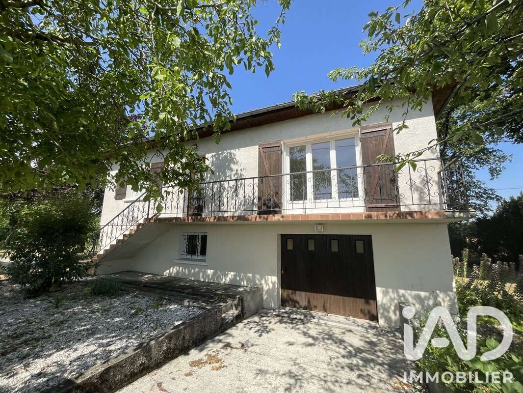 Maison 138 m² à Germignac  - photo 3