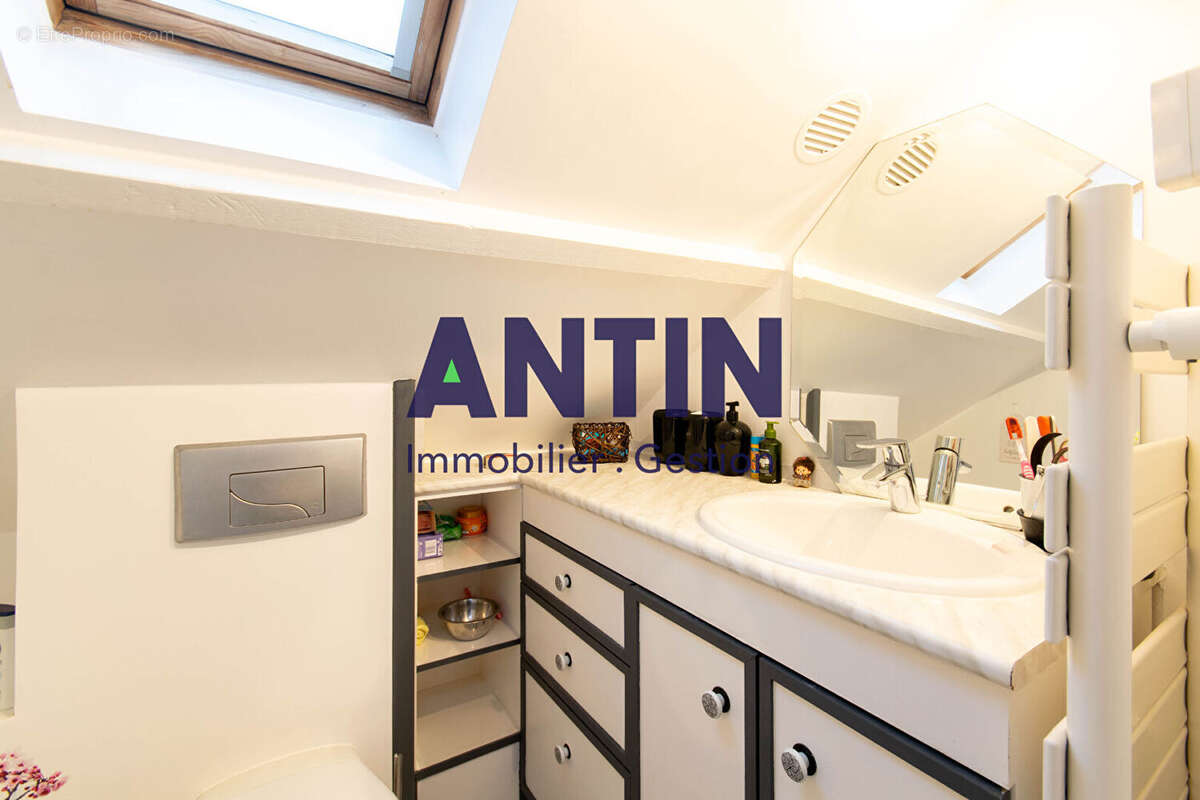 Appartement à LA GARENNE-COLOMBES