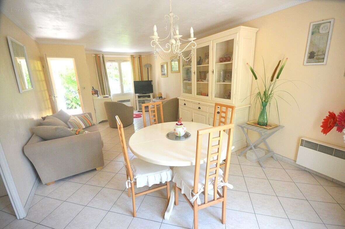 Maison à SAINT-GEORGES-DE-DIDONNE