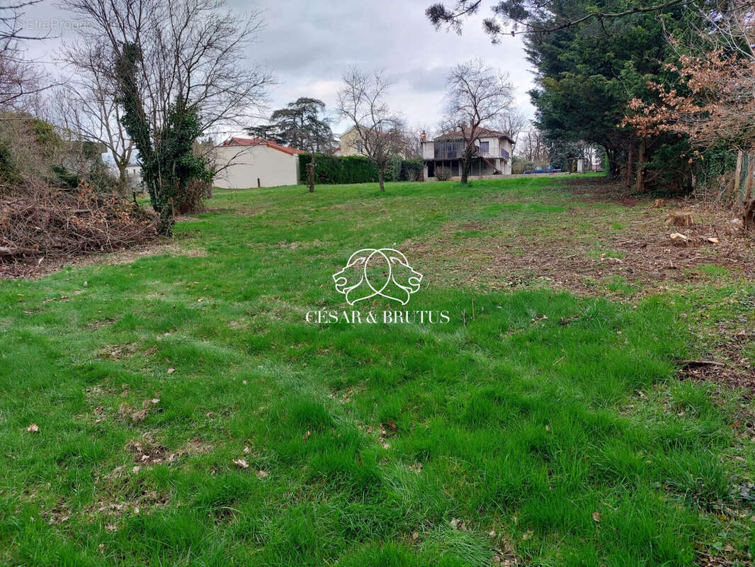 Terrain à MARCY-L'ETOILE