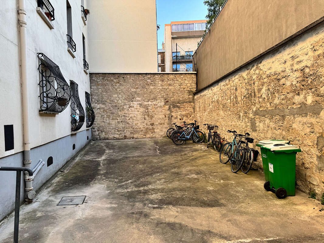 PARIS 12 Michel Bizot  Dernier étage avec ascenseur ? 2 pièces lumineux ? Cave ? Idéal premier achat ou investissement - photo 11