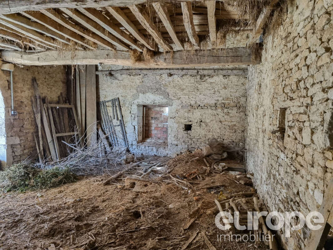 Maison à LUCY-LE-BOIS