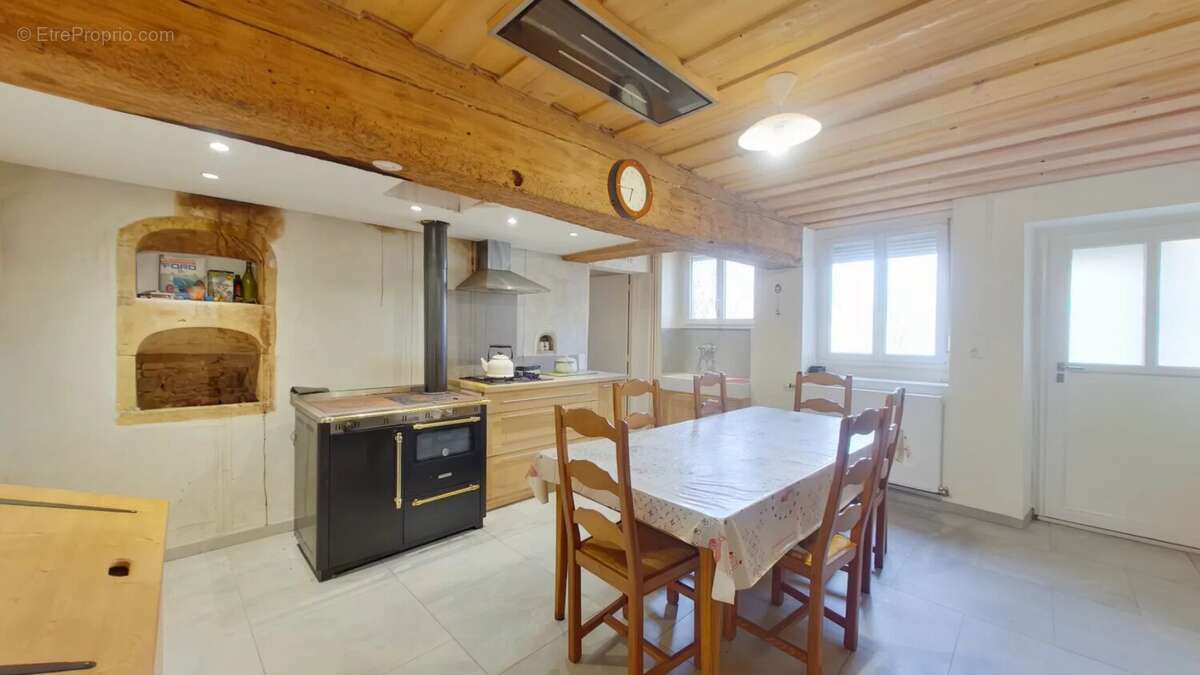 Maison à ESSERVAL-TARTRE