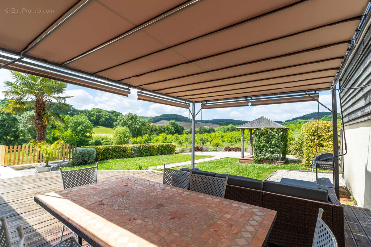 Maison de campagne avec annexes, 3 x piscines et vue - photo 70