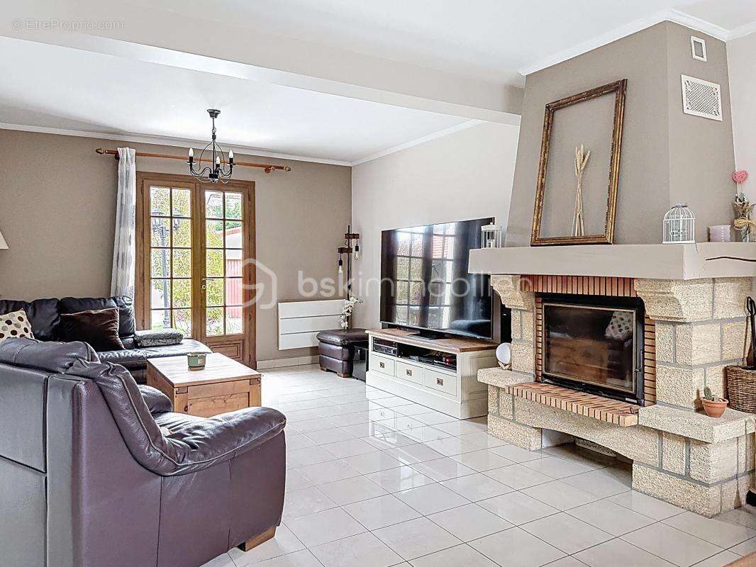 Maison à OZOIR-LA-FERRIERE