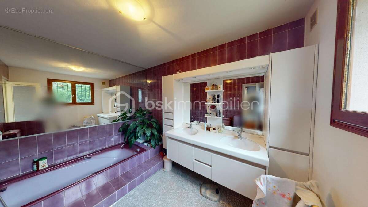 Maison à SAINT-JEAN-DE-BRAYE