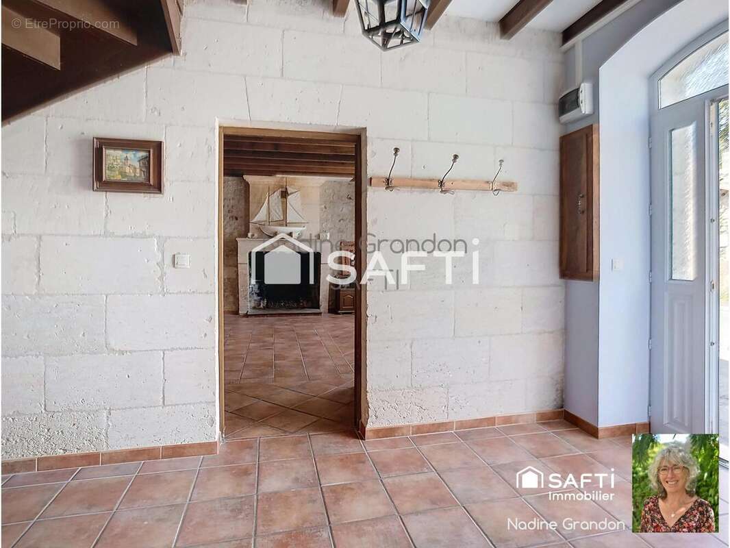 Maison 282 m² à Montboyer  - photo 4