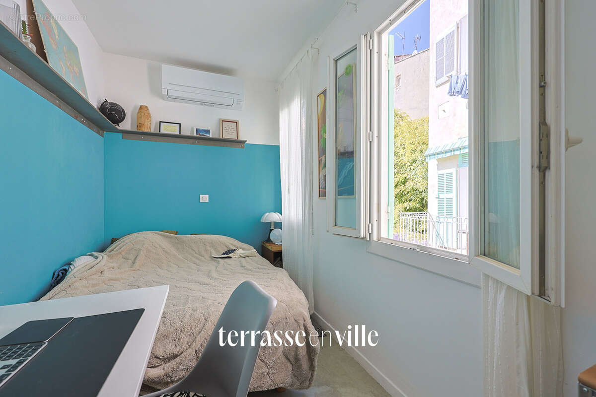 La ciotat   centre historique - grand duplex - t9 - 192 m2   5 ch - parcelle 350m2 - parking - 1 250 000€ - photo 22