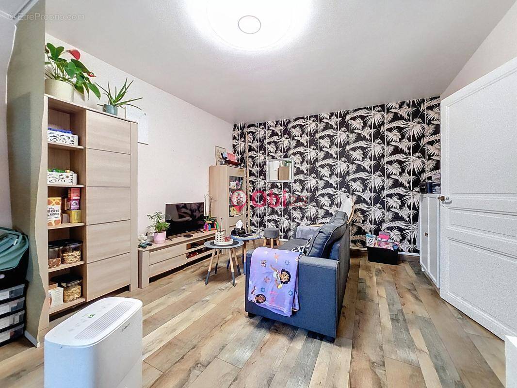 Maison à CHATEAUNEUF-DU-FAOU