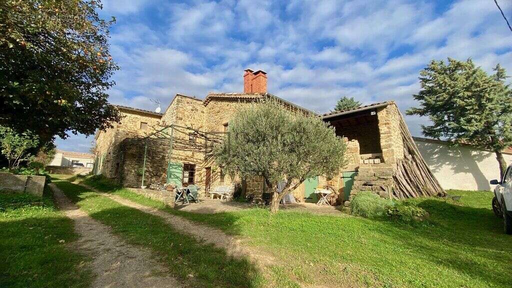 Authentique, maison en pierre avec gîte indépendant - photo 3