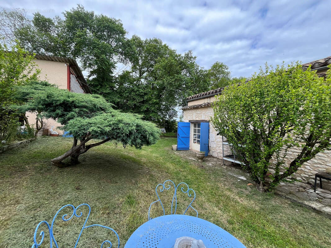 Maison à MONTAIGU-DE-QUERCY