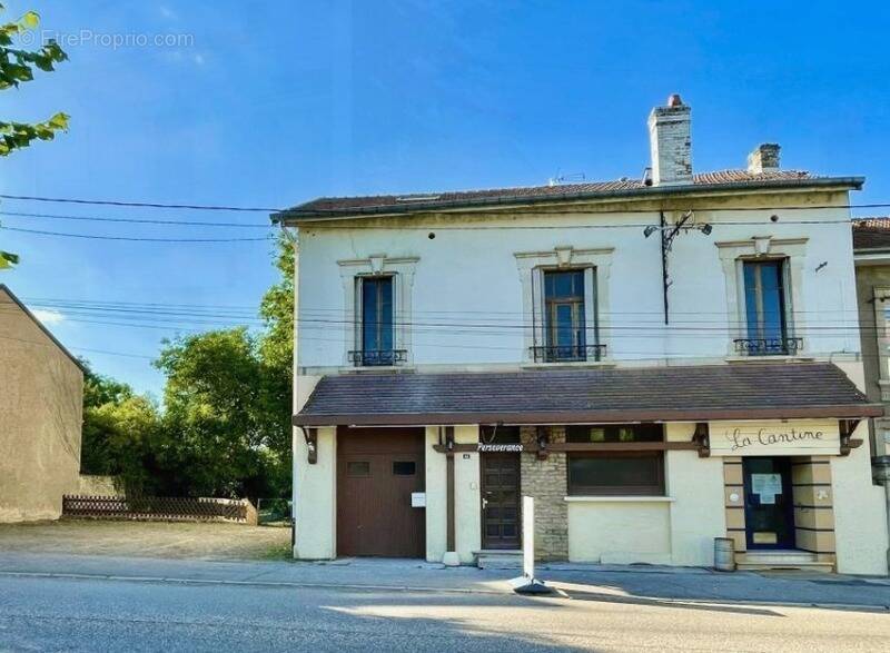 Appartement à CONFLANS-EN-JARNISY