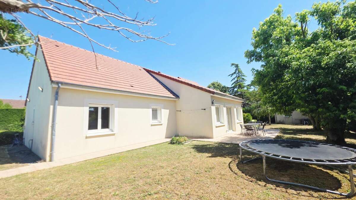 Bourges maison de 166 m² 5 chambres piscine garage - photo 17