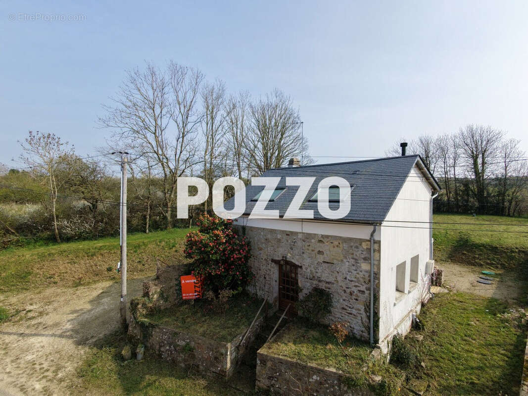 Maison à LES MOITIERS-D'ALLONNE