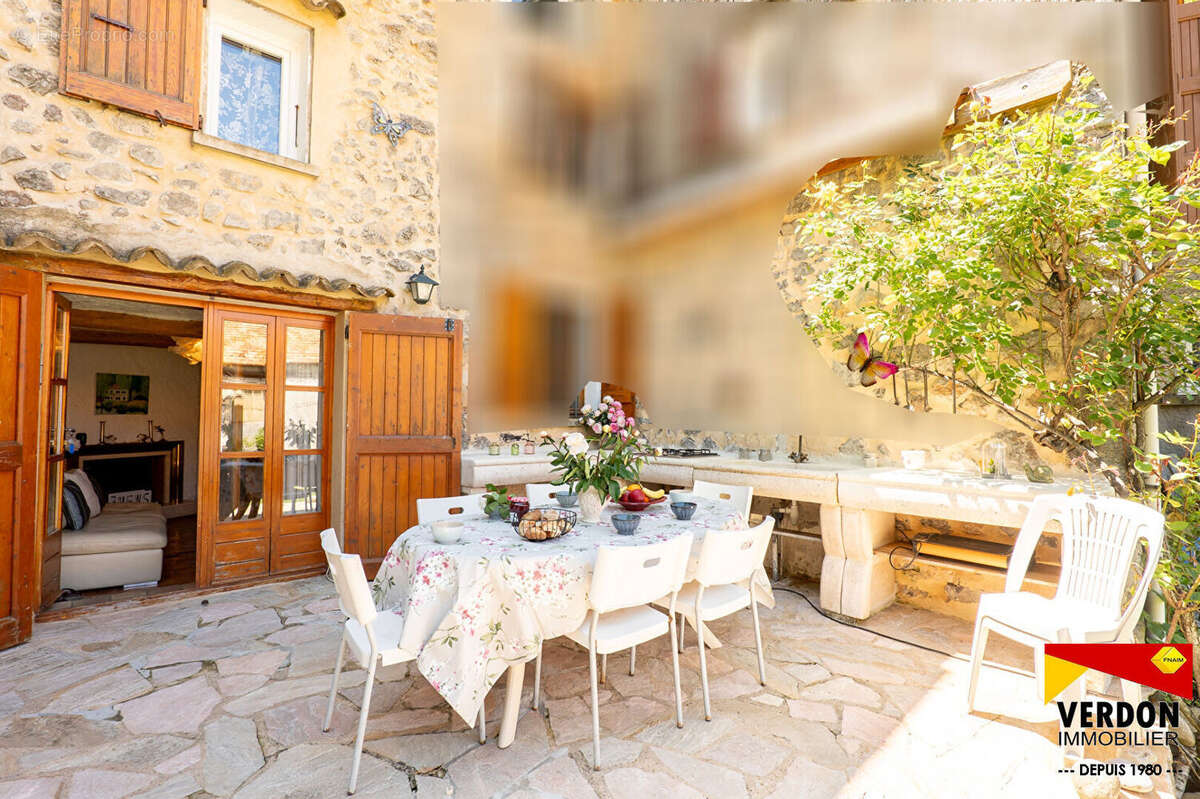 Photo 2 - Maison à SAINT-JULIEN-DU-VERDON