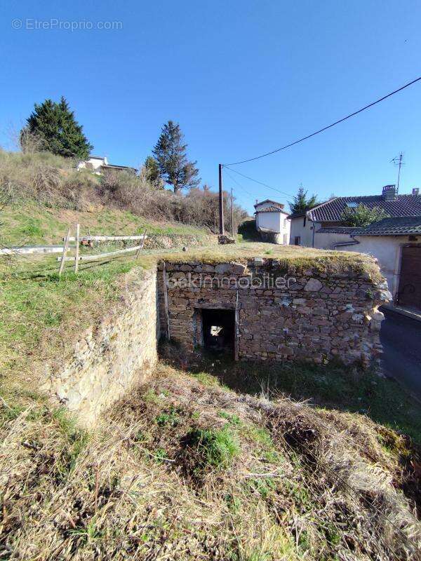 Terrain à VAUX-EN-BEAUJOLAIS