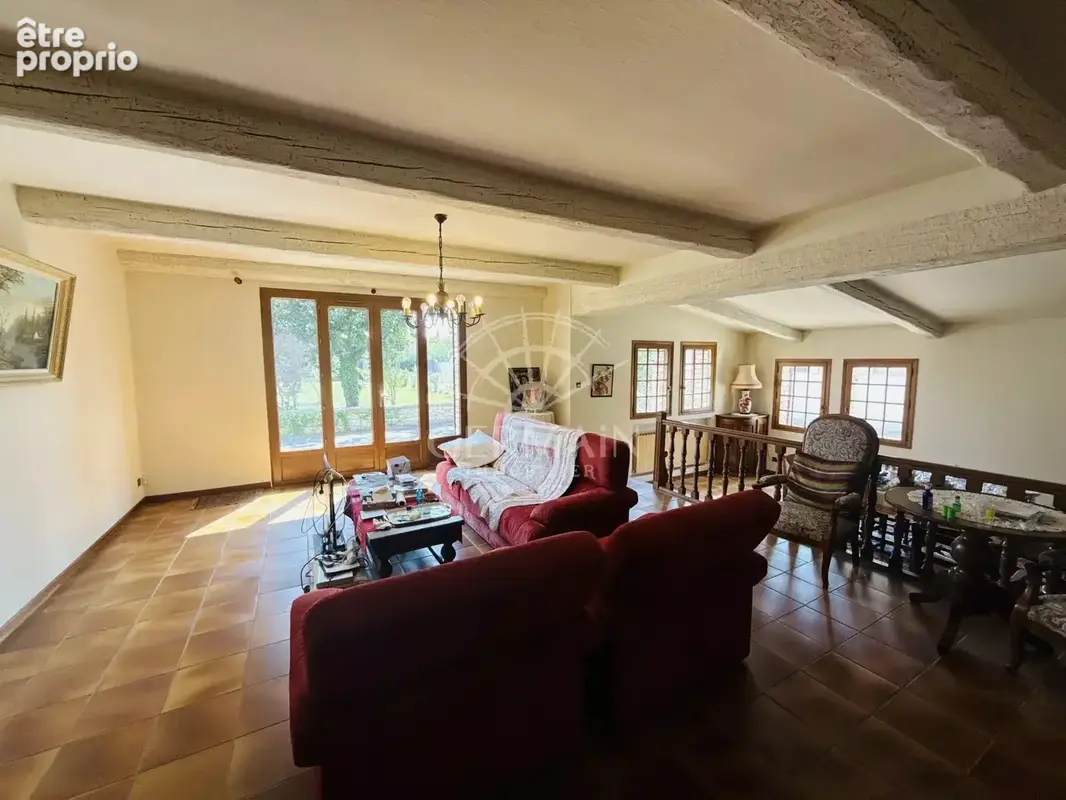 L'Isle-sur-la-Sorgue, à vendre, propriété d’exception d’environ 300 m² avec piscine, pool house et garage - photo 3