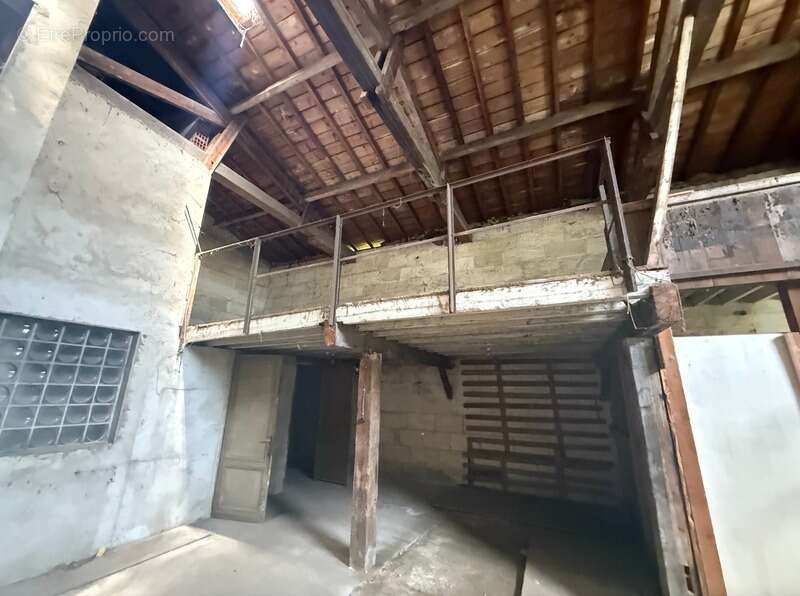 Opportunité rare – maison de 250 m² à rénover en bordure du parc bordelais - photo 2