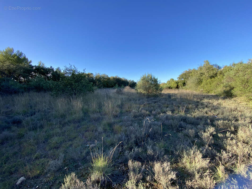 Terrain à ROUSSON