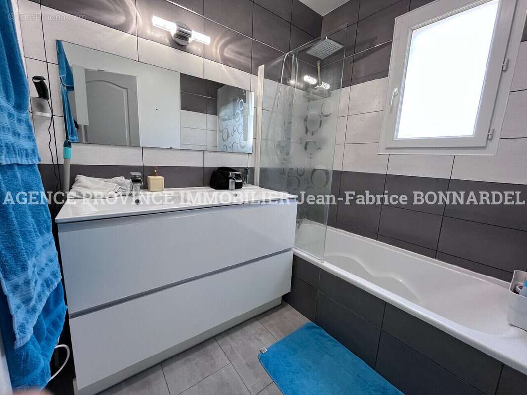 Maison 97 m² à Suze-La-Rousse  - photo 11