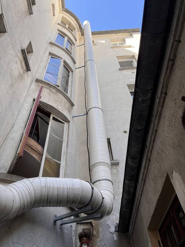 Autre à LEVALLOIS-PERRET