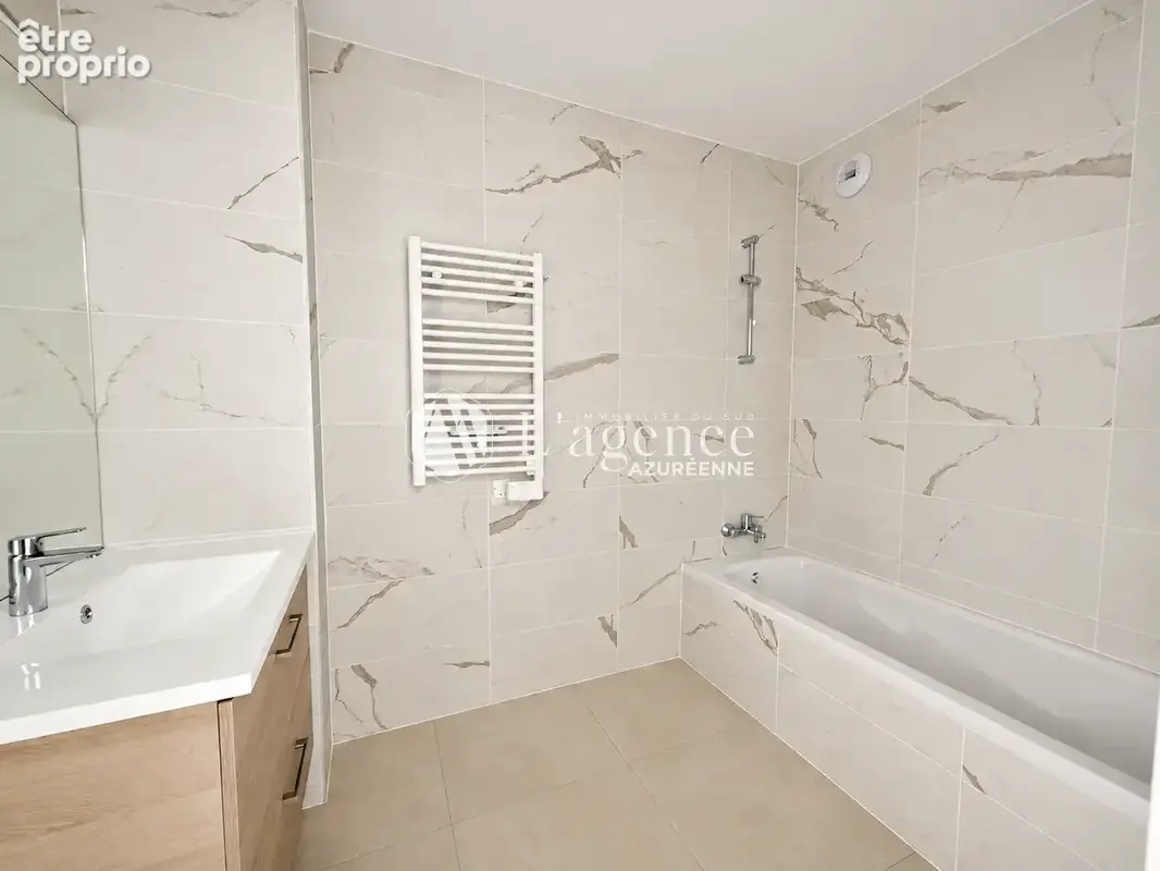 Saint-Laurent-Du-Var, appartement neuf terrasse - piscine - stationnements - photo 4