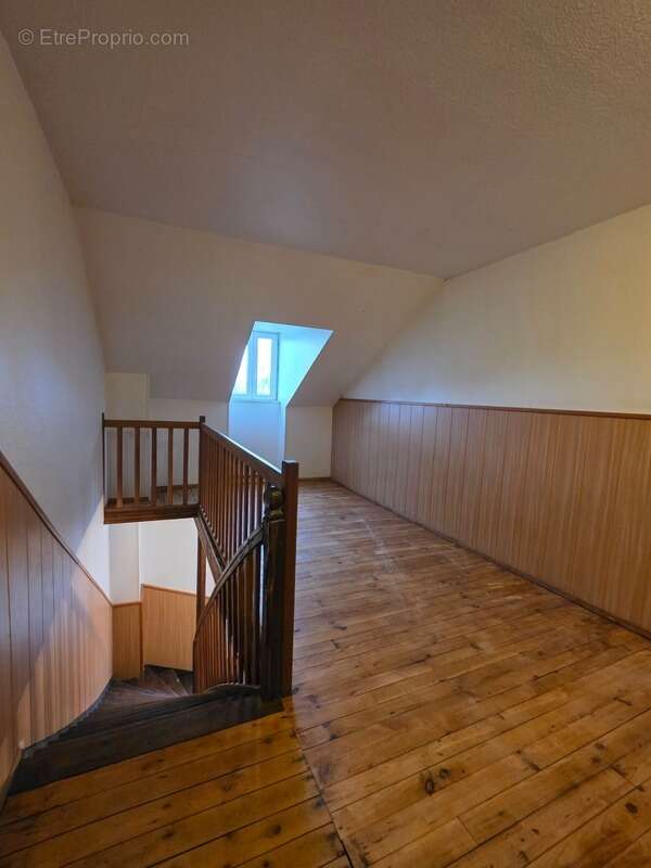 Appartement à SAINT-SORNIN-LEULAC