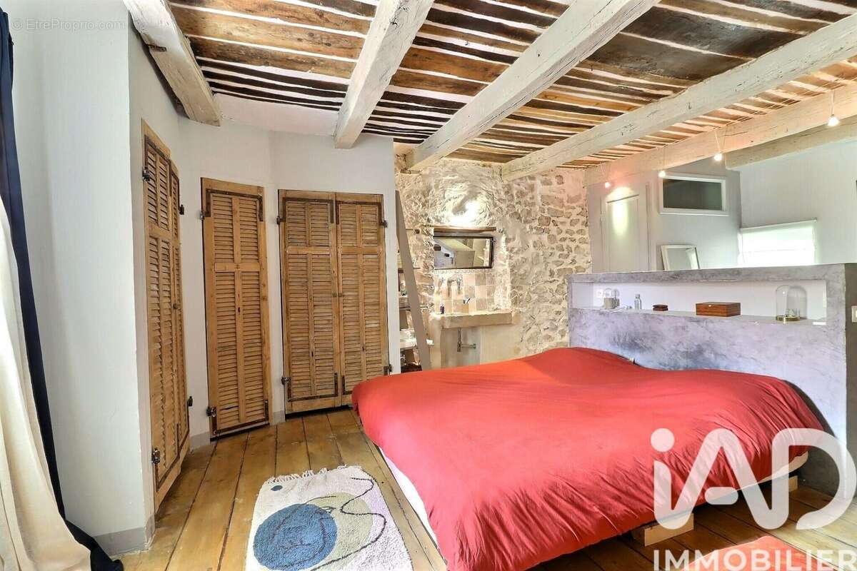 Maison 151 m² à Revest-Du-Bion  - photo 8