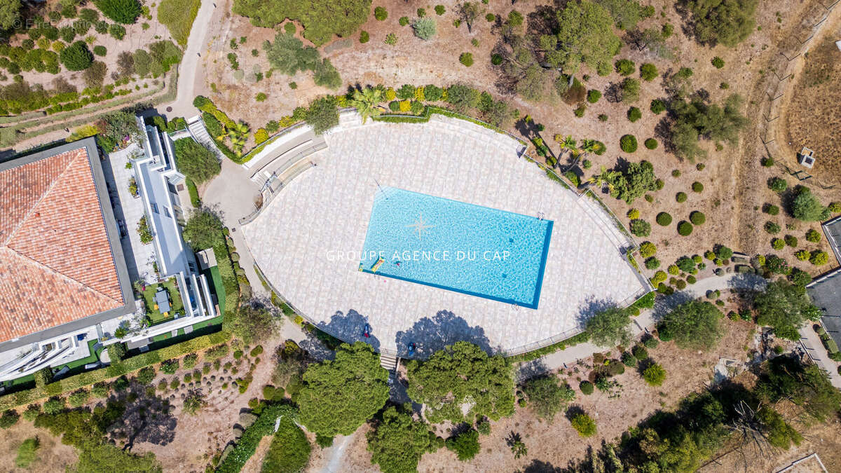 PUGET-SUR-ARGENS  Appartement 3 pièces de 88 m² avec terrasse de 21m²,  garage et piscine - photo 3