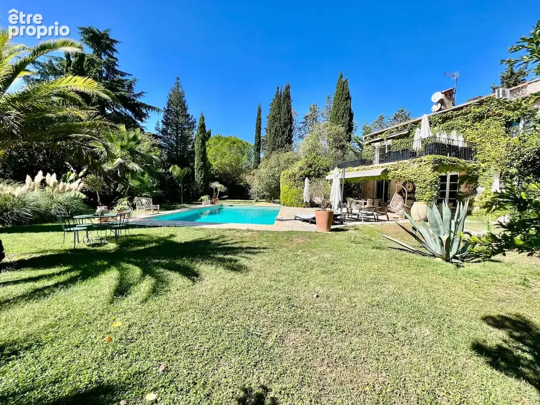 Villa moderne de 346m2 pleine de charme, au calme absolu situé à 500 mètres de Mougins - photo 7