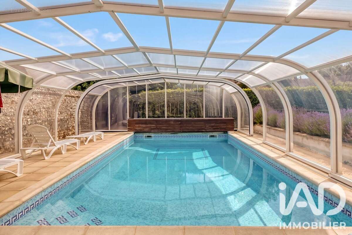 Maison 175 m² à Saint-Martin-De-Boscherville  - photo 4